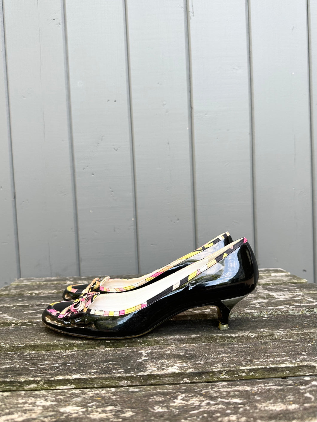 EMILIO PUCCI Patent Leather Silk Pucci Print Bow Kitten Heel Pumps