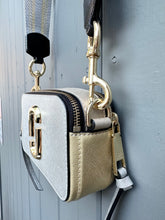 Load image into Gallery viewer, MARC JACOBS Camera Leather Crossbody Bag
