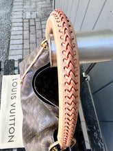 Load image into Gallery viewer, LOUIS VUITTON Artsy MM Monogram Canvas Shoulder Bag
