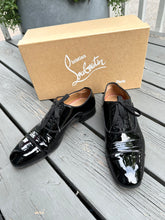 Load image into Gallery viewer, CHRISTIAN LOUBOUTIN Men’s Greggo Patent Leather Lace-Up Oxford Shoes
