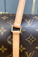 Load image into Gallery viewer, LOUIS VUITTON Vintage Monogram Papillion 26 Bag
