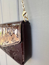 Load image into Gallery viewer, LOUIS VUITTON Monogram Amarante Vernis Felicie Pochette
