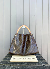 Load image into Gallery viewer, LOUIS VUITTON Artsy MM Monogram Canvas Shoulder Bag
