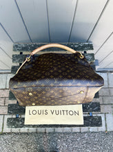 Load image into Gallery viewer, LOUIS VUITTON Artsy MM Monogram Canvas Shoulder Bag
