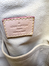 Load image into Gallery viewer, LOUIS VUITTON Artsy MM Monogram Canvas Shoulder Bag
