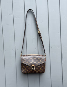 LOUIS VUITTON Monogram Pochette Metis