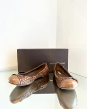 Load image into Gallery viewer, BOTTEGA Venetta Intrecciato Weave Leather Ballet Flats
