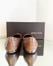 Load image into Gallery viewer, BOTTEGA Venetta Intrecciato Weave Leather Ballet Flats
