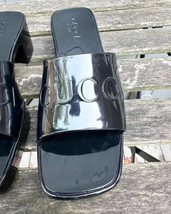 GUCCI Logo Rubber Slide Sandals