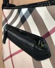 Load image into Gallery viewer, BURBERRY Dryden Nova Check Crossbody Bag
