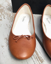 Load image into Gallery viewer, REPETTO Paris Bow Leather Ballet Flats
