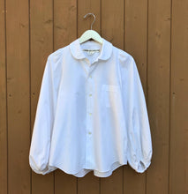 Load image into Gallery viewer, COMME DES GARÇON White Puffed Sleeved Cotton Shirt
