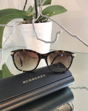 Load image into Gallery viewer, BURBERRY Sunglasses
